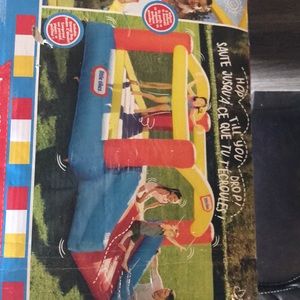 Little tiles jump & slide bouncer